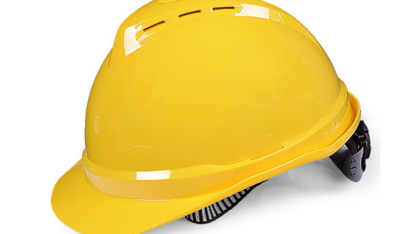 Pentingnya Penggunaan Safety Helmet Di Area Kerja